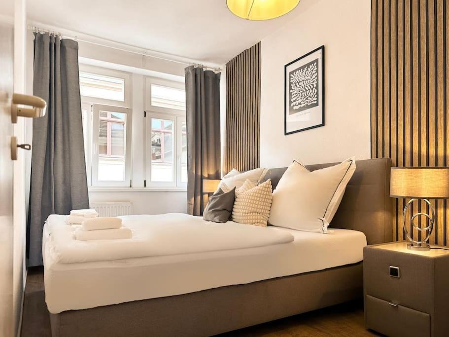 Modern Eingerichtete Wohnung Im Stadtzentrum Zittau Kostenloser Parkplatz Esterno foto