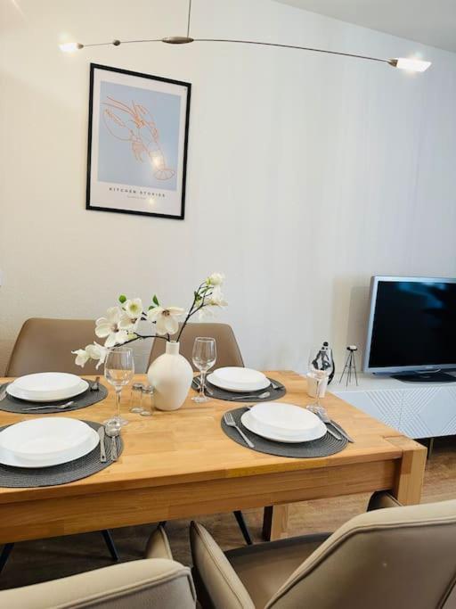 Modern Eingerichtete Wohnung Im Stadtzentrum Zittau Kostenloser Parkplatz Esterno foto