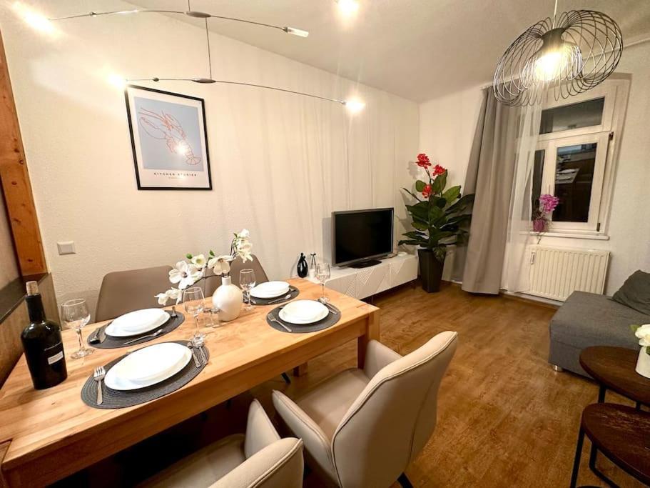 Modern Eingerichtete Wohnung Im Stadtzentrum Zittau Kostenloser Parkplatz Esterno foto